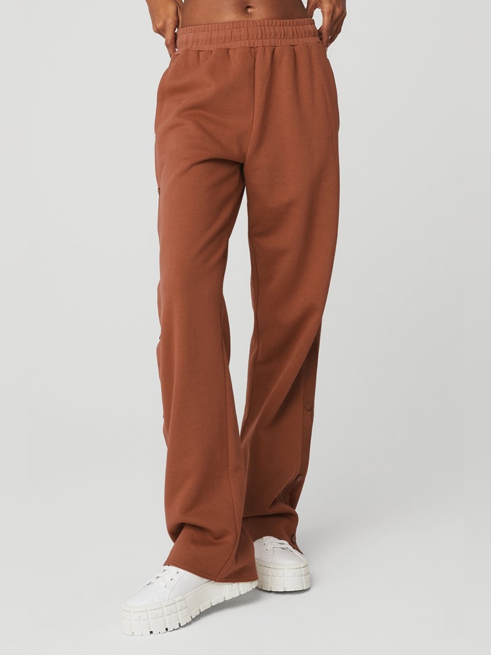 ALO YOGA Courtside Tearaway Accolade Snap Pants in Rust/Cinnamon Size medium